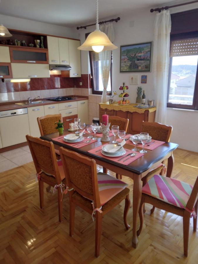 Apartment Meri Trogir Eksteriør billede