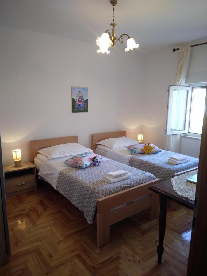 Apartment Meri Trogir Eksteriør billede